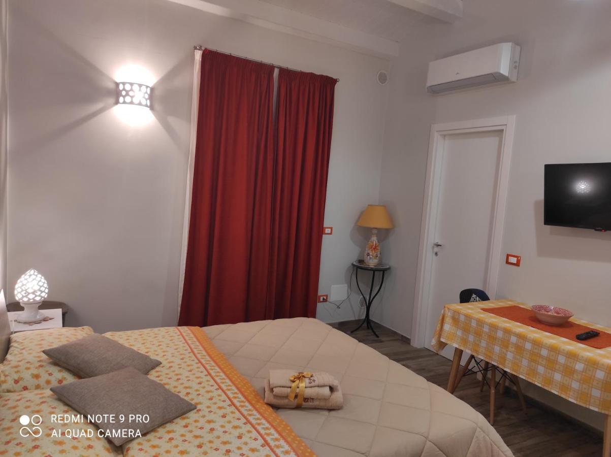Case Vacanza Le Casette Santo Stefano di Camastra Eksteriør billede